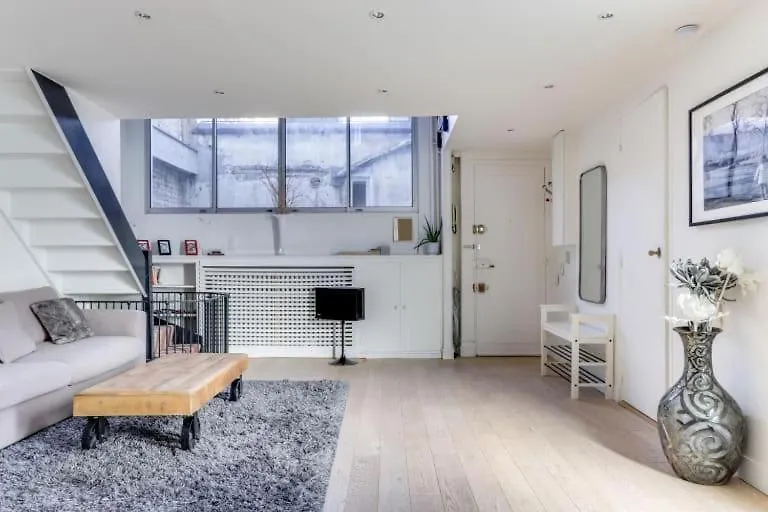 Appartement D\'Artiste, Terrasse Vue Tour Eiffel contacts